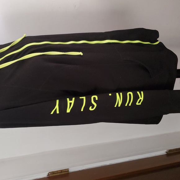 Torrid Active Zip Up Hoodie Run Slay 4X - Picture 2 of 7